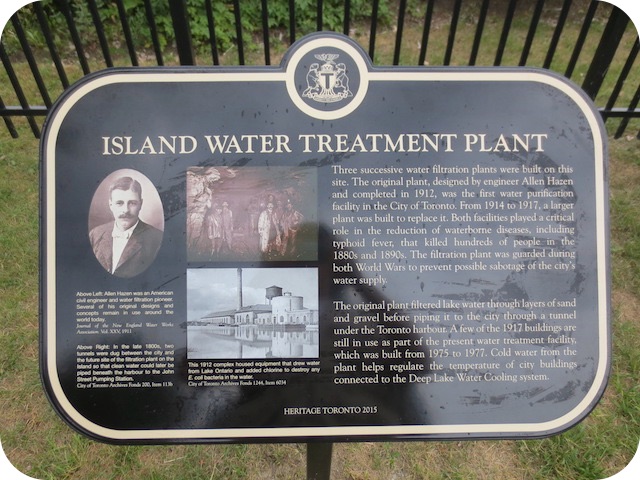 Plaque Photo