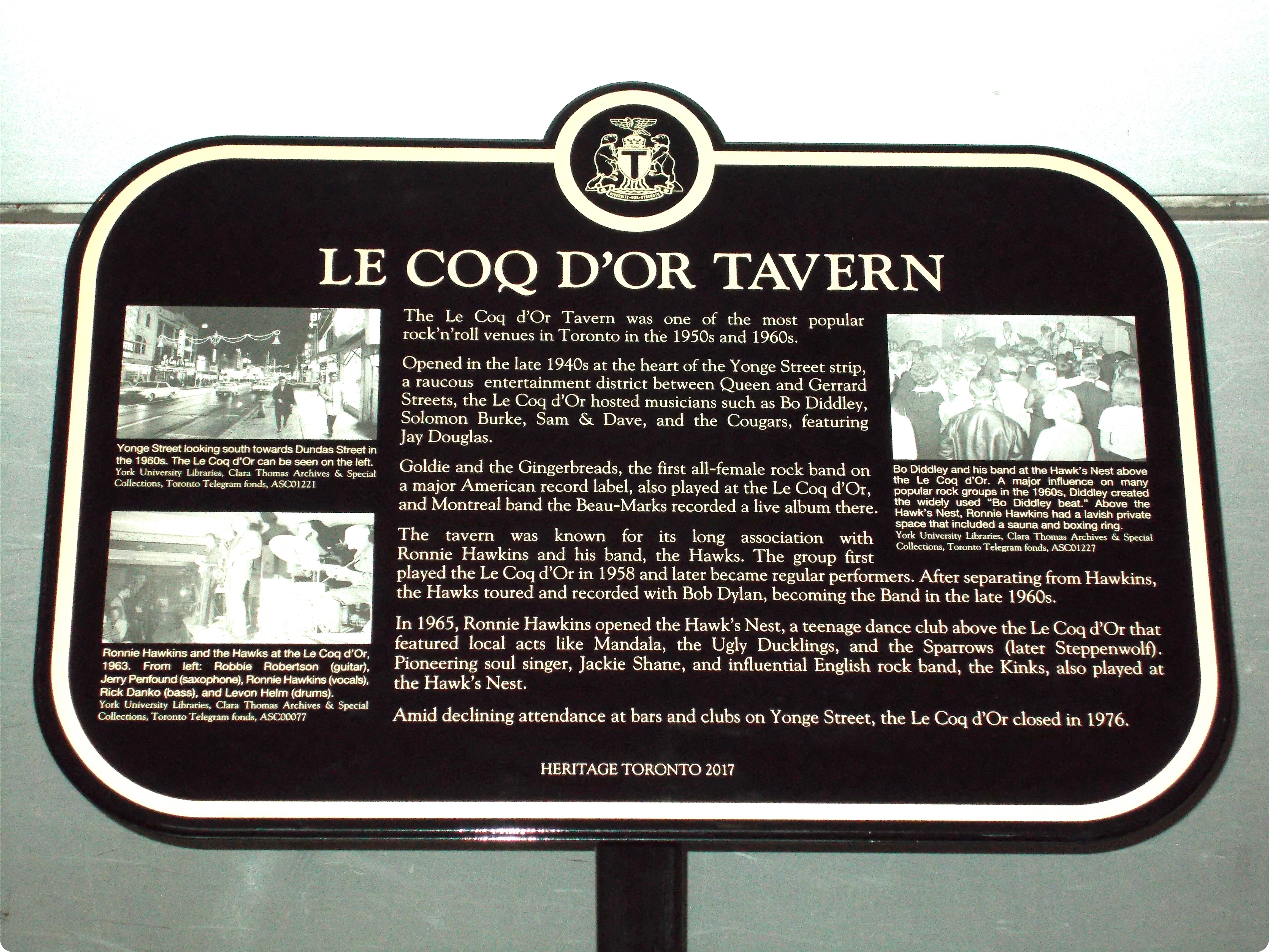 Plaque Photo