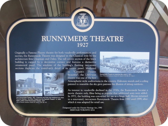 Plaque Photo