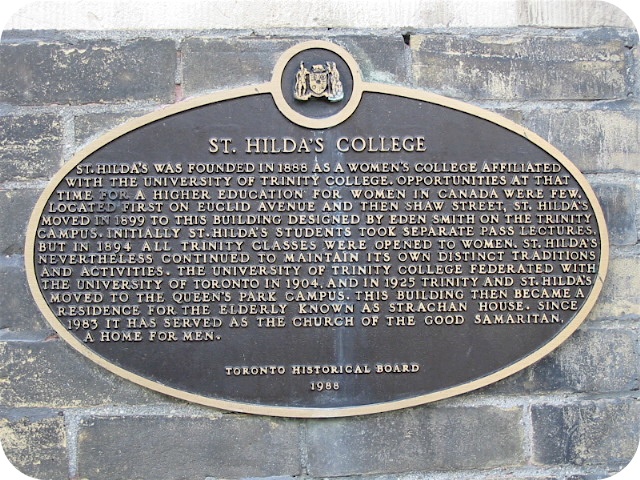 Plaque Photo